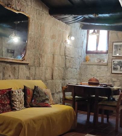 La Chascona Di Farnese Casa Di Tufo Nel Borgo Daire Dış mekan fotoğraf