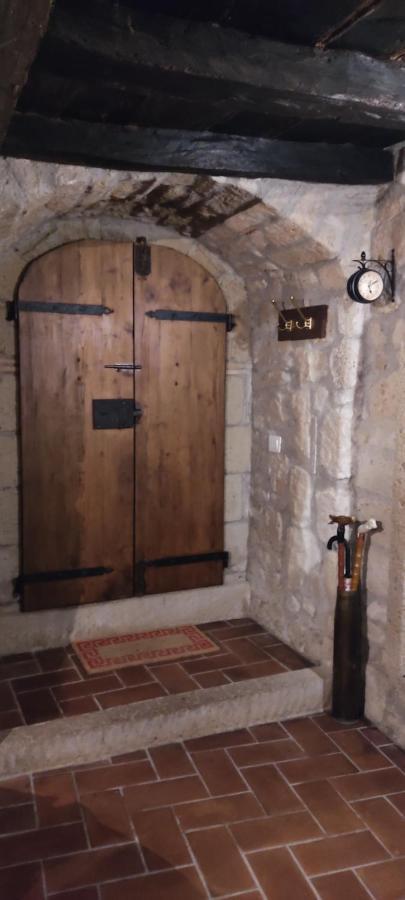 La Chascona Di Farnese Casa Di Tufo Nel Borgo Daire Dış mekan fotoğraf