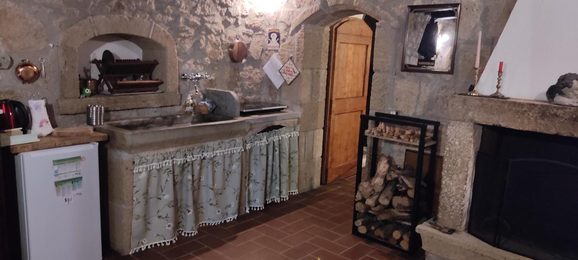La Chascona Di Farnese Casa Di Tufo Nel Borgo Daire Dış mekan fotoğraf