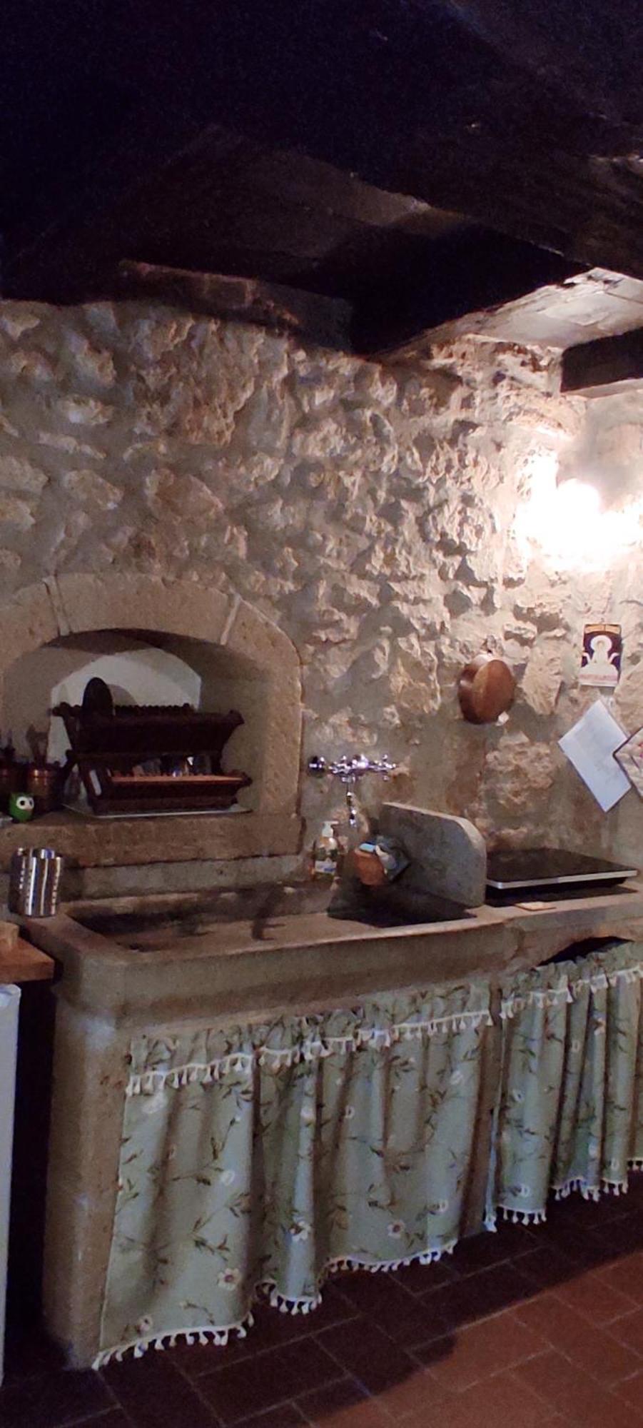 La Chascona Di Farnese Casa Di Tufo Nel Borgo Daire Dış mekan fotoğraf